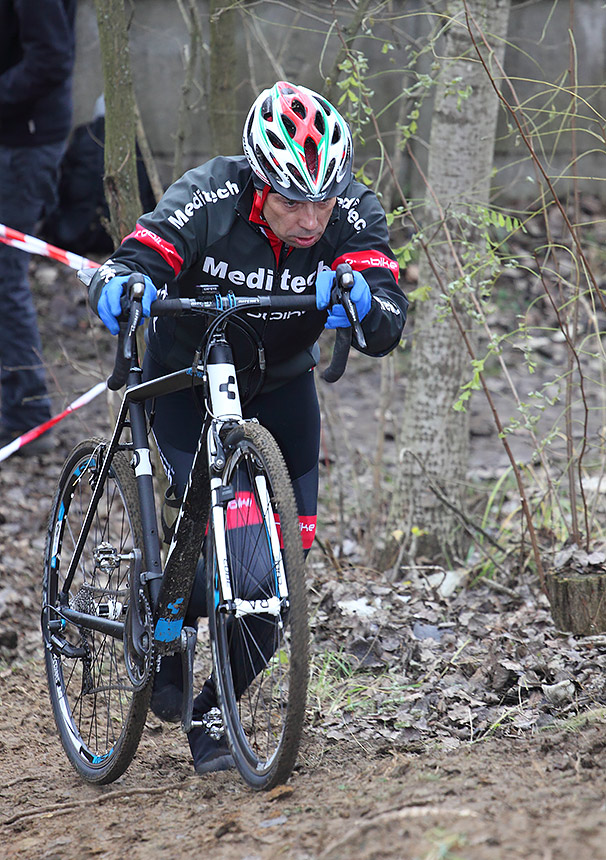 CycloCross, Kefe szenved 1