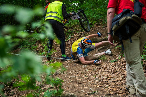 Várgesztes, 2015 XCO Magyar Kupa Futam, fetrengés a földön