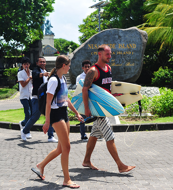 Nusa Dua, Bali, Indonézia - Webber surfboard Afterburner