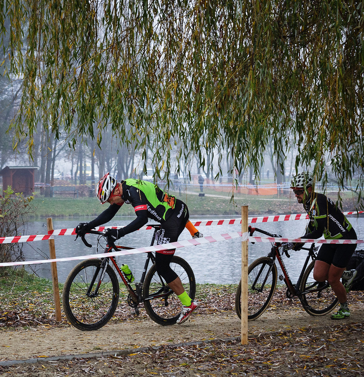 KolorCross Cyclocross Magyar Kupa, Kazincbarcika, felugrás a bicajra